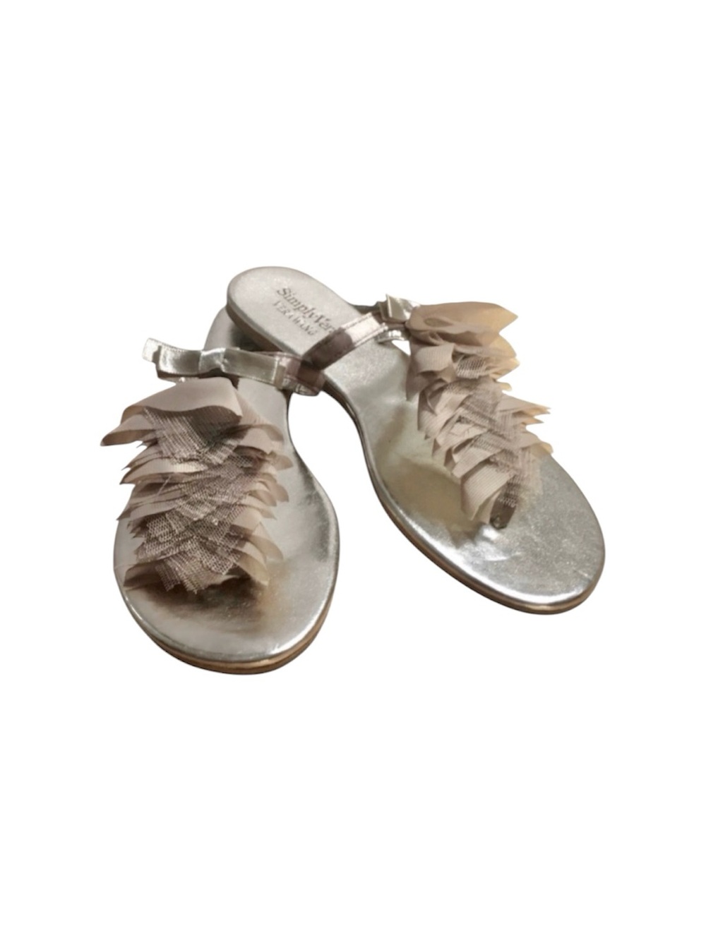 🎉HP🎉 VERA WANG SANDALS